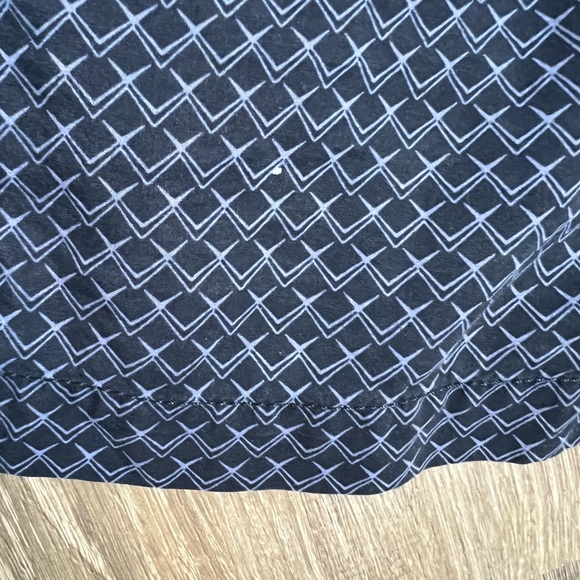 Tommy Bahama Island Modern Fit Button Silk Blend Shirt- Medium - Picture 6 of 8